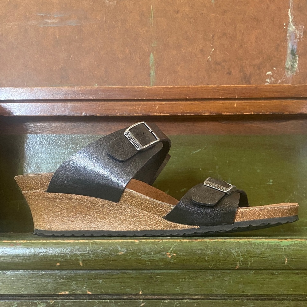 Papillio- Size 40, Ladies 9- Wedge Sandal
Made in Portugal, By Birkenstock - Picture 3 of 14